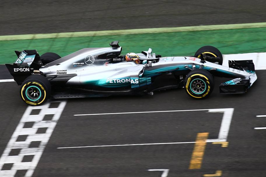 A Silverstone è scesa in pista la nuova Mercedes W08, ecco le primissime immagini della vettura di Lewis Hamilton e Valtteri Bottas